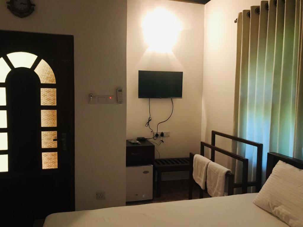 Langama Thena - ළඟම තැන Hotel Анурадхапура Екстериор снимка