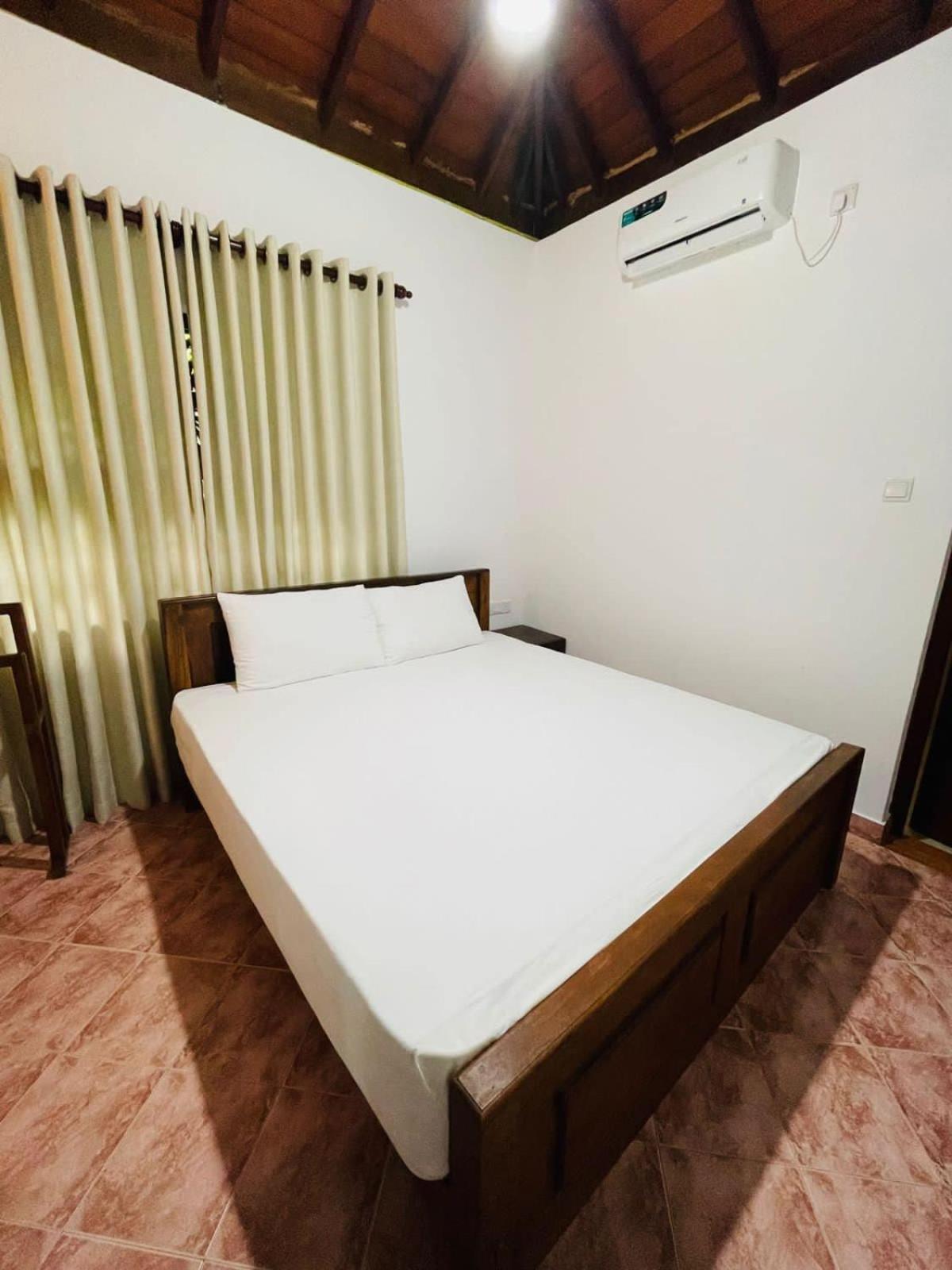 Langama Thena - ළඟම තැන Hotel Анурадхапура Екстериор снимка